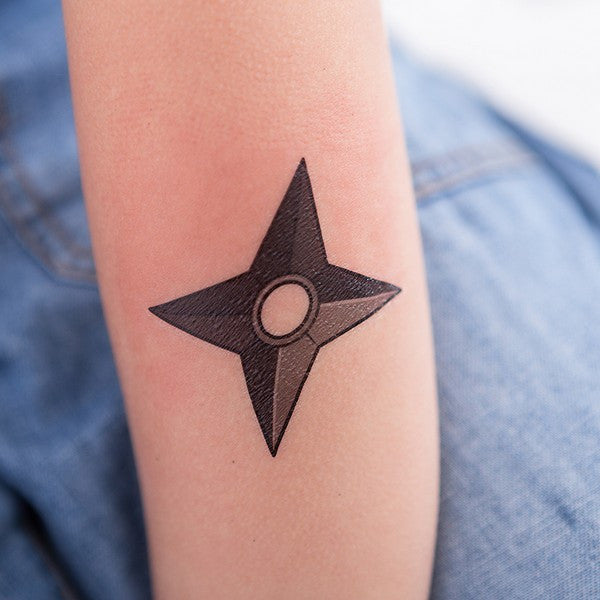 Shuriken by Bijan Gorospe – Dev Tattoo Sticker  Tatuagem do naruto,  Espadas desenho, Desenho de rosto simples